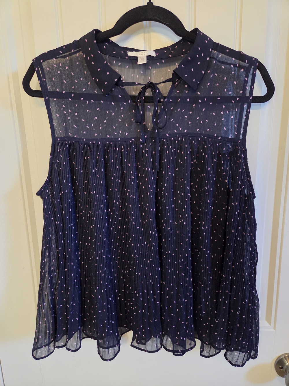LC Lauren Conrad Dark Blue Semi-sheer Sleeveless Blouse with Pink Leaf Print - Picture 3 of 6
